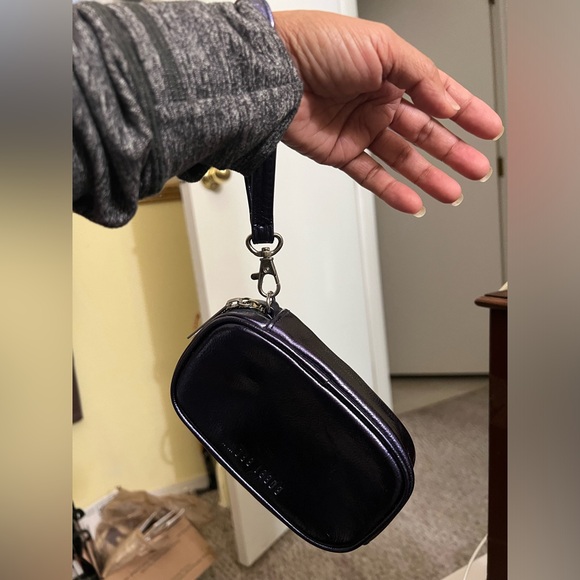 BOBBI BROWN mini wristlet dark blue pouch and white beaded coin porch. - Picture 3 of 16